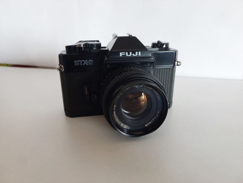 Máquina fotográfica de rolo Fuji STX 2