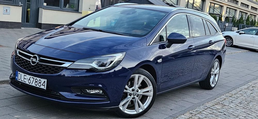 Opel Astra 1.6 CDTI BiTurbo! Innovation! Intellilux!_ACC_Kamera_Led_Navi