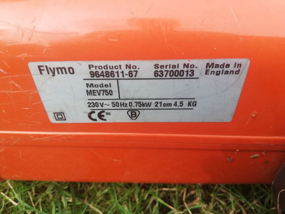 Dmuchawa do liści z funkcją odkurzania, Flymo