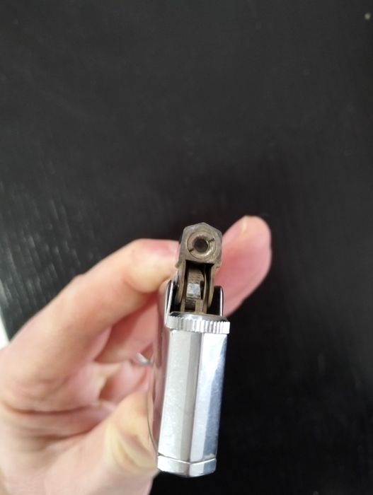 Isqueiro em Aço Antigo