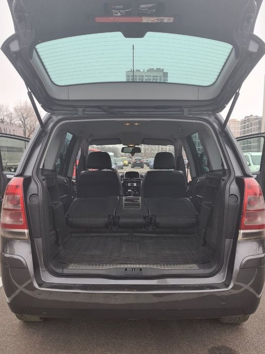 Opel Zafira b 1.9  150к.с. дизель 2010р