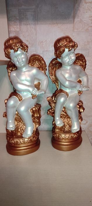 Статуетки янголів з гіпсу