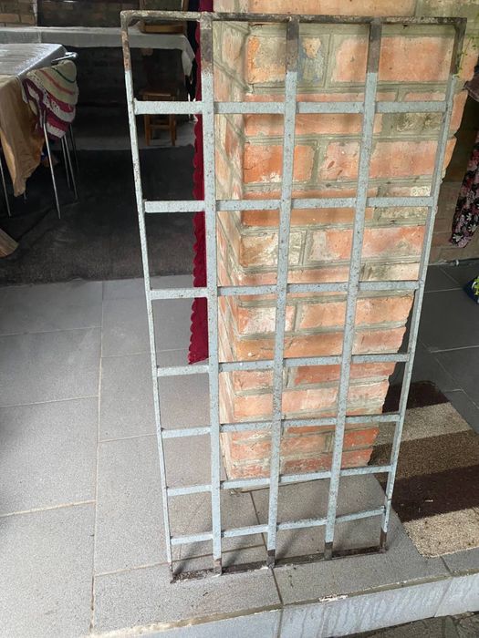 Решітка, грати на вікно