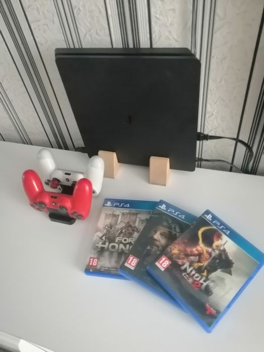 Продам Sony PlayStation 4 slim 1 TB