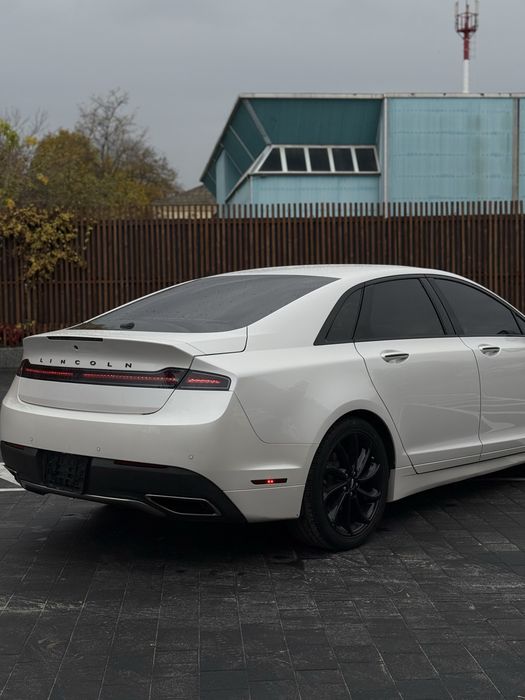 Lincoln MKZ Reserve I