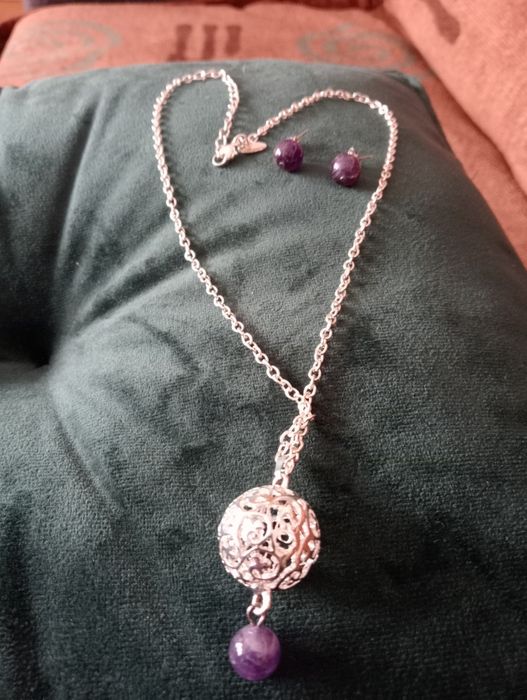 Naszyjniki, łańcuszki, wisiorki,zawieszki,broszki,komplety,