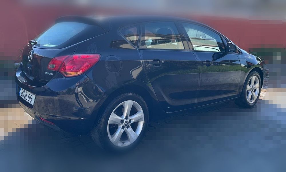 Opel Astra 1.3 - Ano: 2010