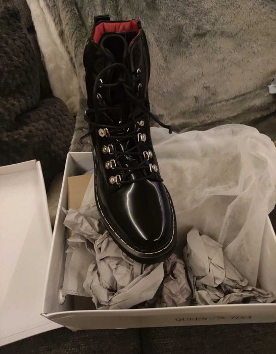 Czarne lakierowane botki 37 workery