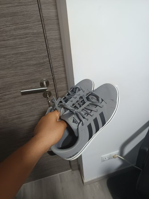 Sapatilhas adidas 42 e meio homem