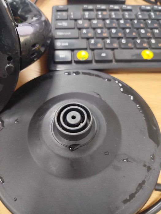 Електричний чайник Rotex RKT10-A