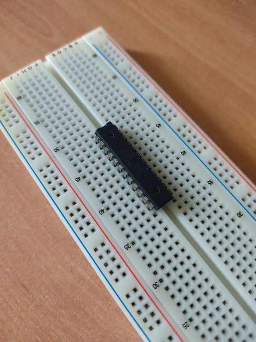 breadboard e microcontroladore
