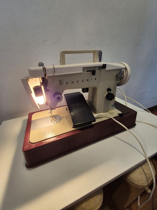 Maszyna do szycia Łucznik 466