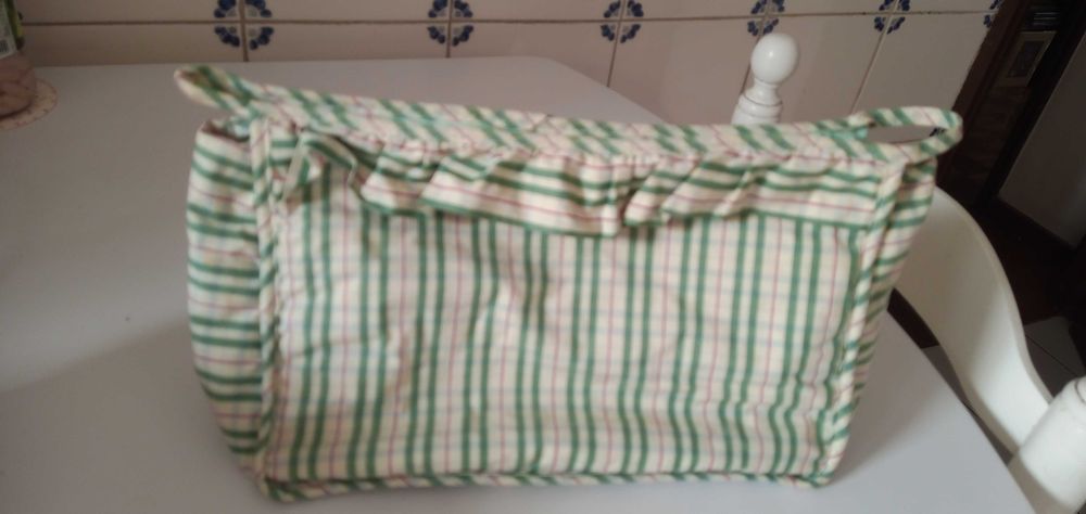 Saco+nécessaire+carteira 4€ cada