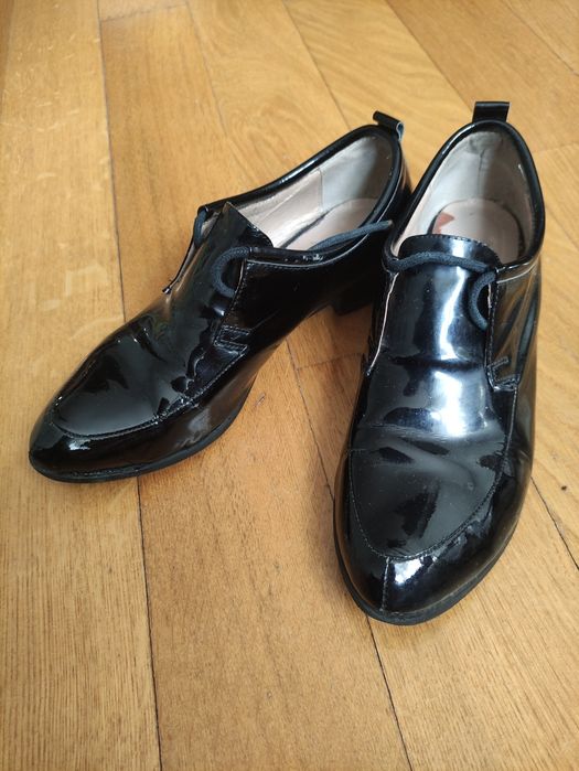 шкіряні туфлі, лофери