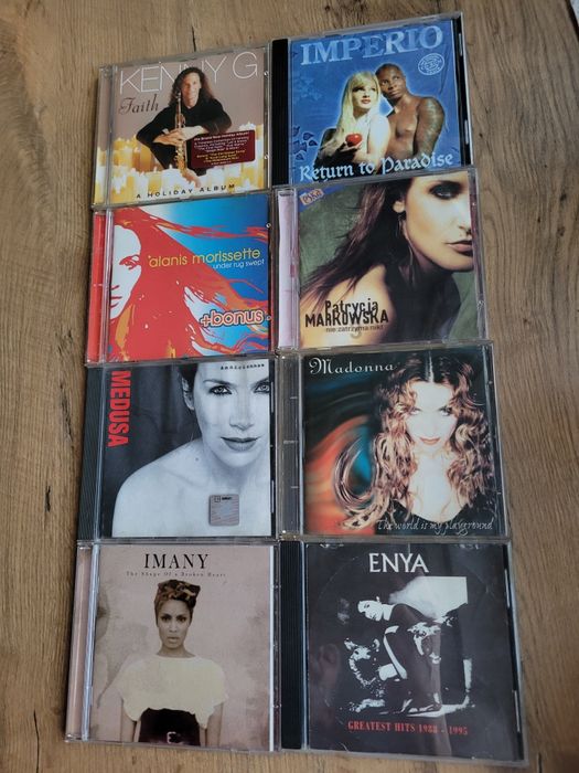 8 CD za 50 zł ! Sprzęt AV . Płyty . Kasety . DVD . Tanio ! Zerknij !