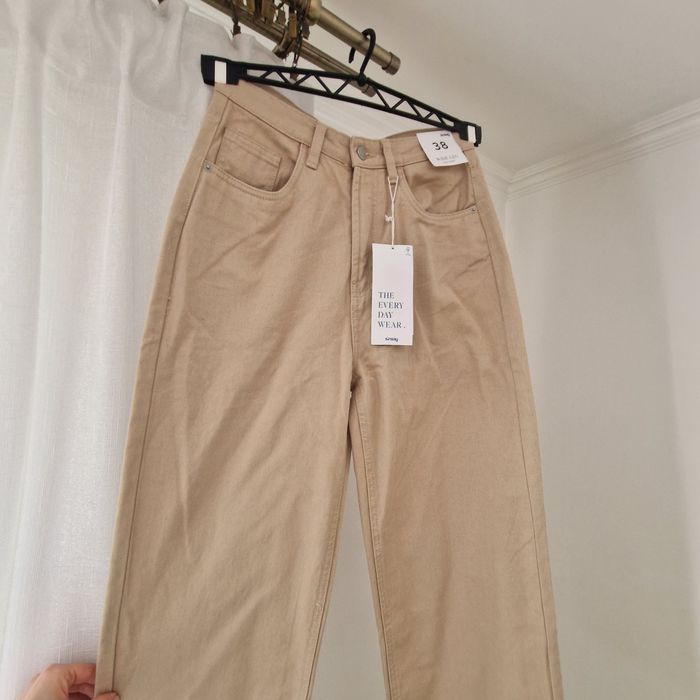 Sinsay bawełniane jeansy beż wild leg