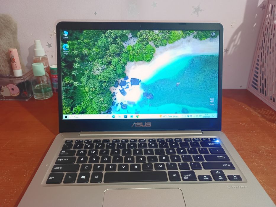 Asus VivoBook R422Q