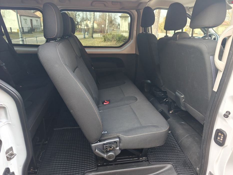 Wynajem Busa 9 osobowy Renault Trafic
