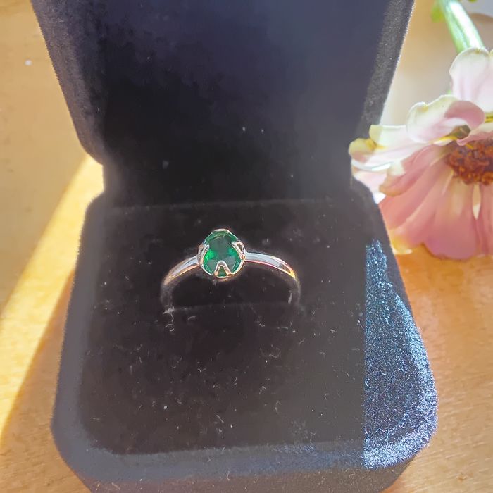 Anel de Prata Ajustável com Esmeralda Natural 7x5