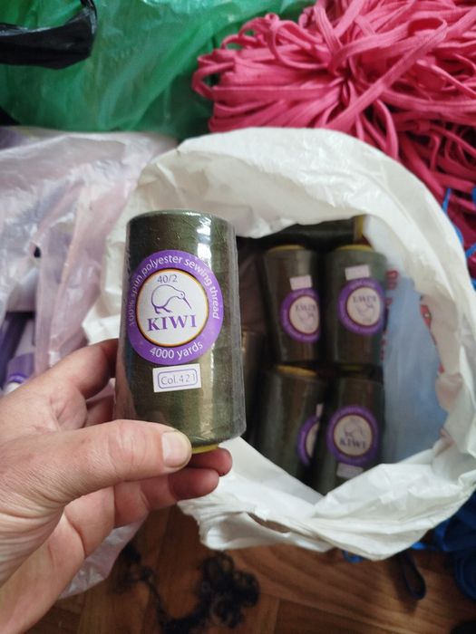 Продам нитки швейні