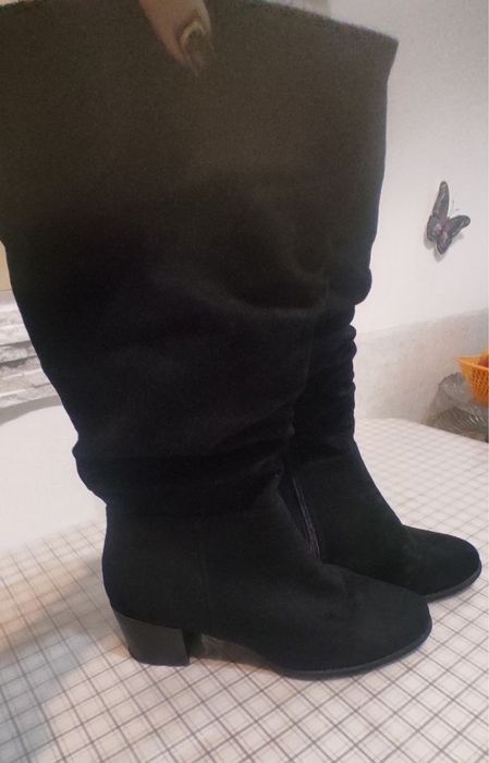 Продам замшевые споги