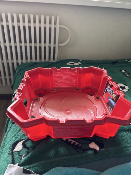 Дитячи іграшки бейблейд