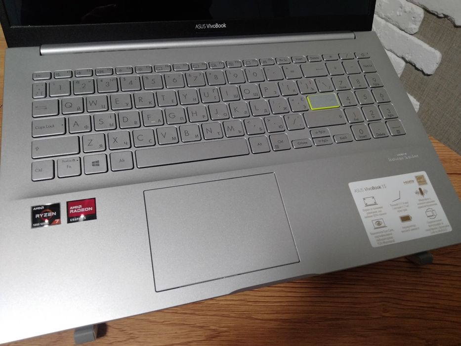 ASUS VivoBook 15 OLED