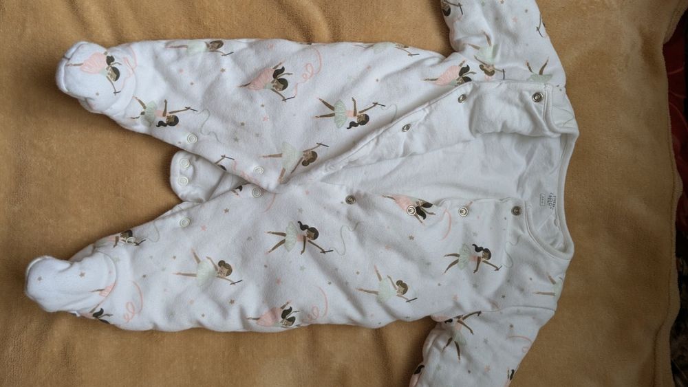 Продам Деми комбинезон на 3-6 месяцев