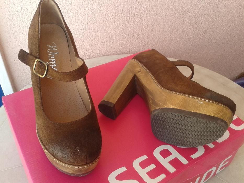 Sapatos salto alto senhora