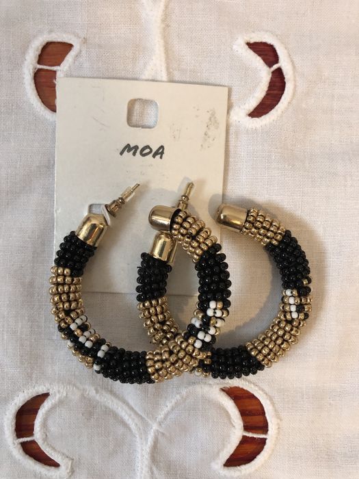 Brincos novos da MOA