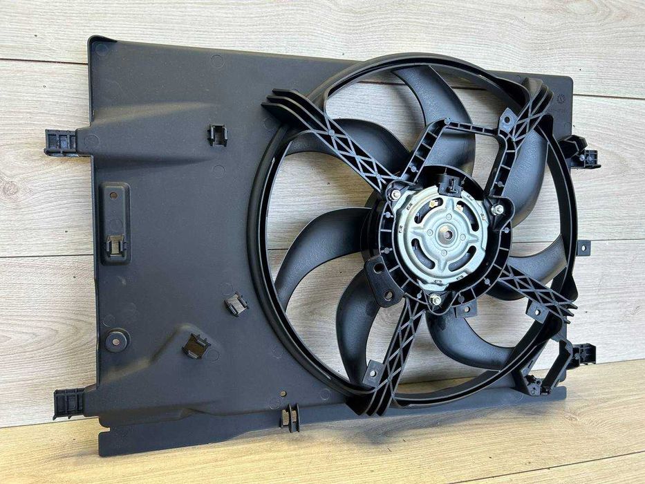 Дифузор Вентилятор радіатора Fiat Fiorino Qubo Nemo 1.4 52217935