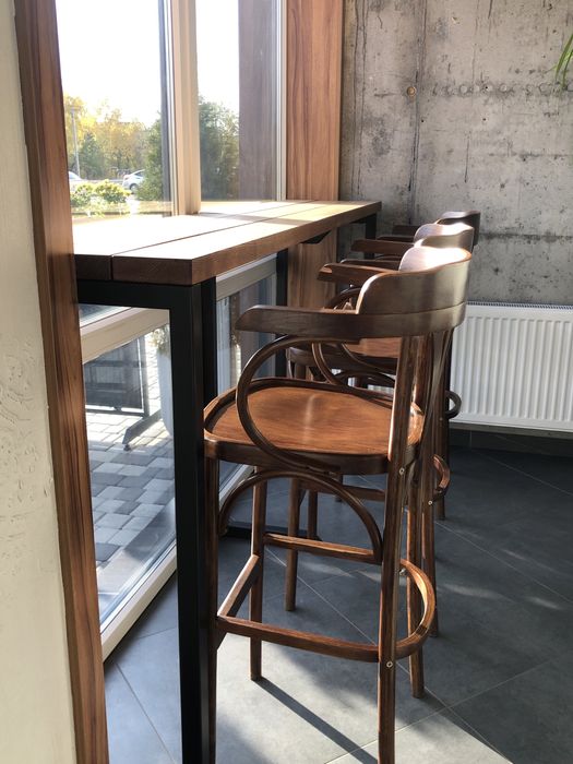 Стол высокий ///