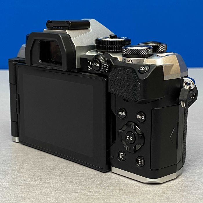 OM System OM-5 Mark II (Corpo) - 20.4MP | NOVA | 3 ANOS DE GARANTIA