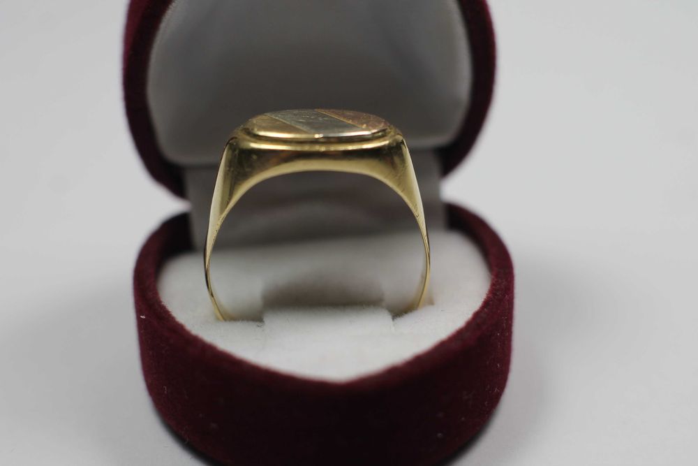 Złoty sygnet p 750  R25 4,85g