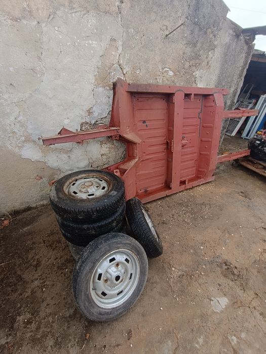 Renault 4l com documentos e selo em dia