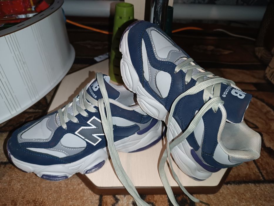 Продам кросівки на хлопчи . Стан на фото ка