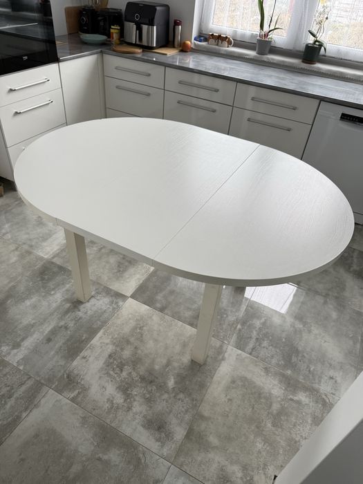 Stół okragly po rozlozeniu duzy