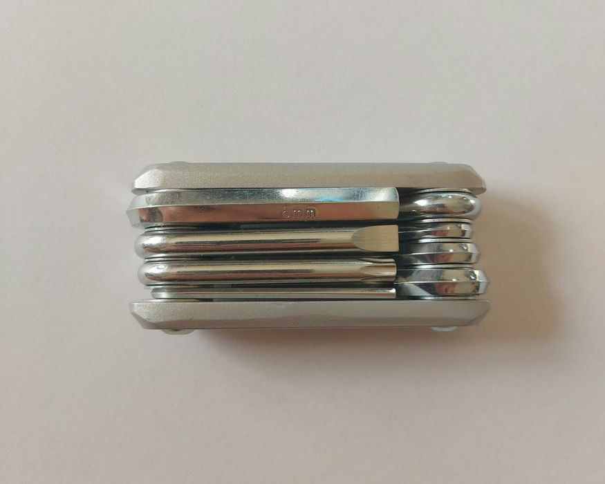 Narzędzie wielofunkcyjne 8w1 rowerowe Multitool imbusy torx śrubokręt