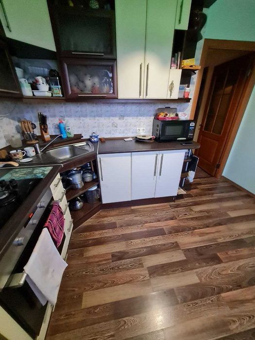 Продам 2 кімнатну  квартиру на Молодіжному. 24700