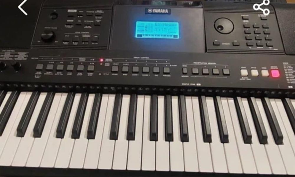 Keyboard Yamaha PSR 463

Mam do sprzedania keyboard Yamaha PSR 463.
Uż