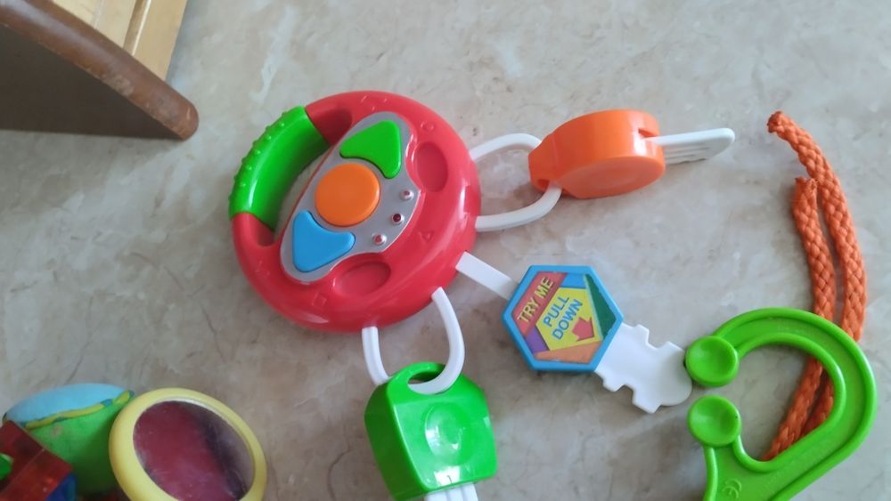 Zestaw grzechotek dla maluszka 8 szt
