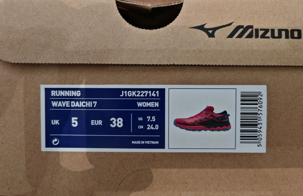 Кросівки жіночі Mizuno 38 розмір