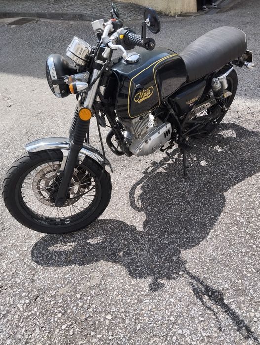 Mash 125 Black Seven