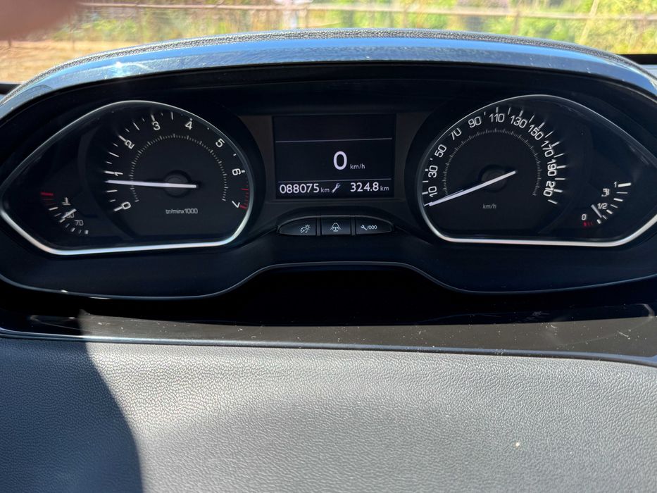 Peugeot 208 1.2VTi Alure 3p