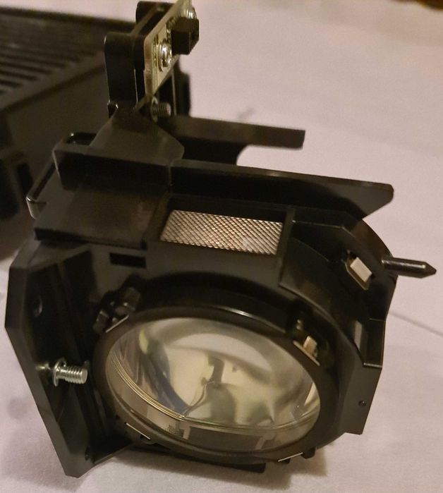 Projector Panasonic PT-DZ770ELK + 2 lentes