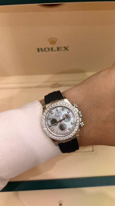 Zegarek ROLEX Cosmograph Daytona Masa perłowa z diamentami