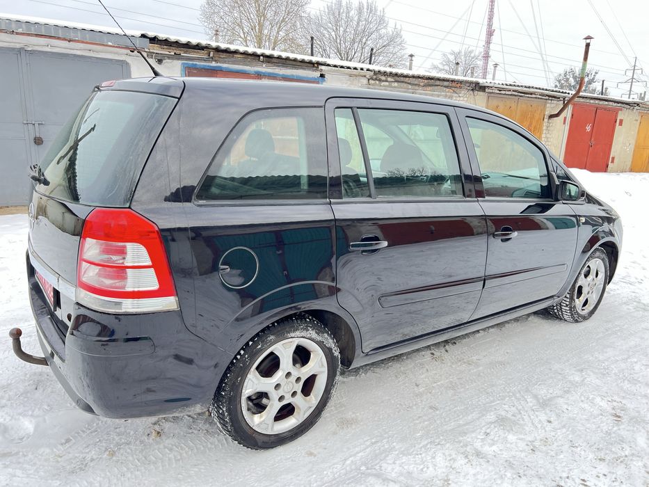 Свіжопригнаний Опель Зефіра з Німеччини