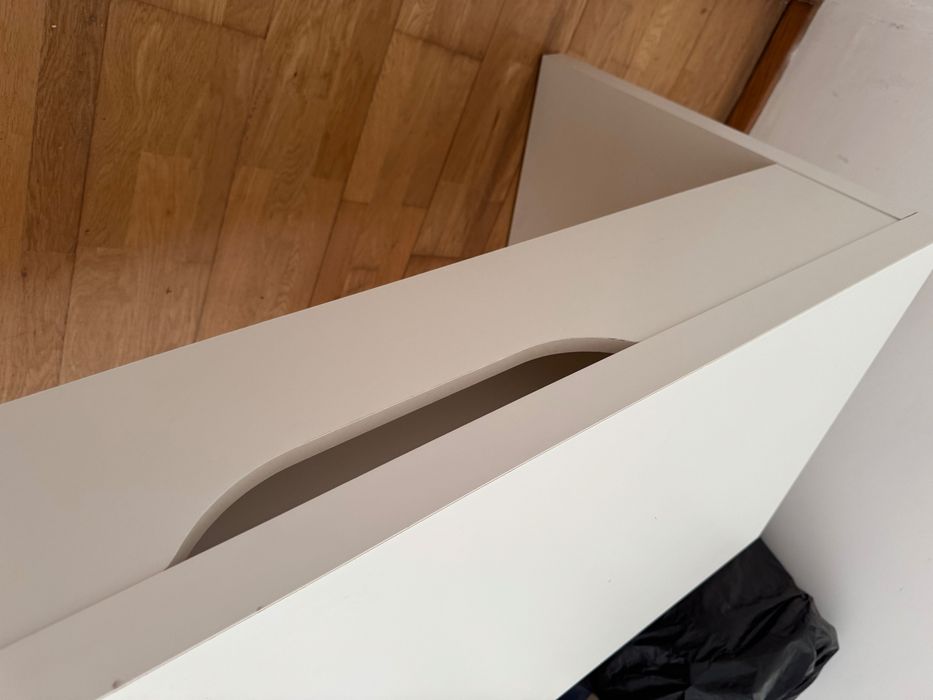 Mesa secretária Malm