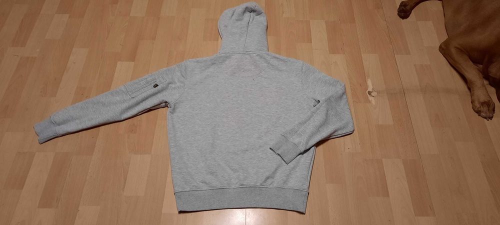 Męska bluza ALPHA INDUSTRIES r.S stan bardzo dobry