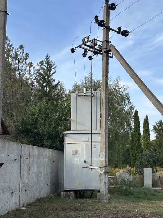 Продам приміщення 1500 + кв.м. Торг